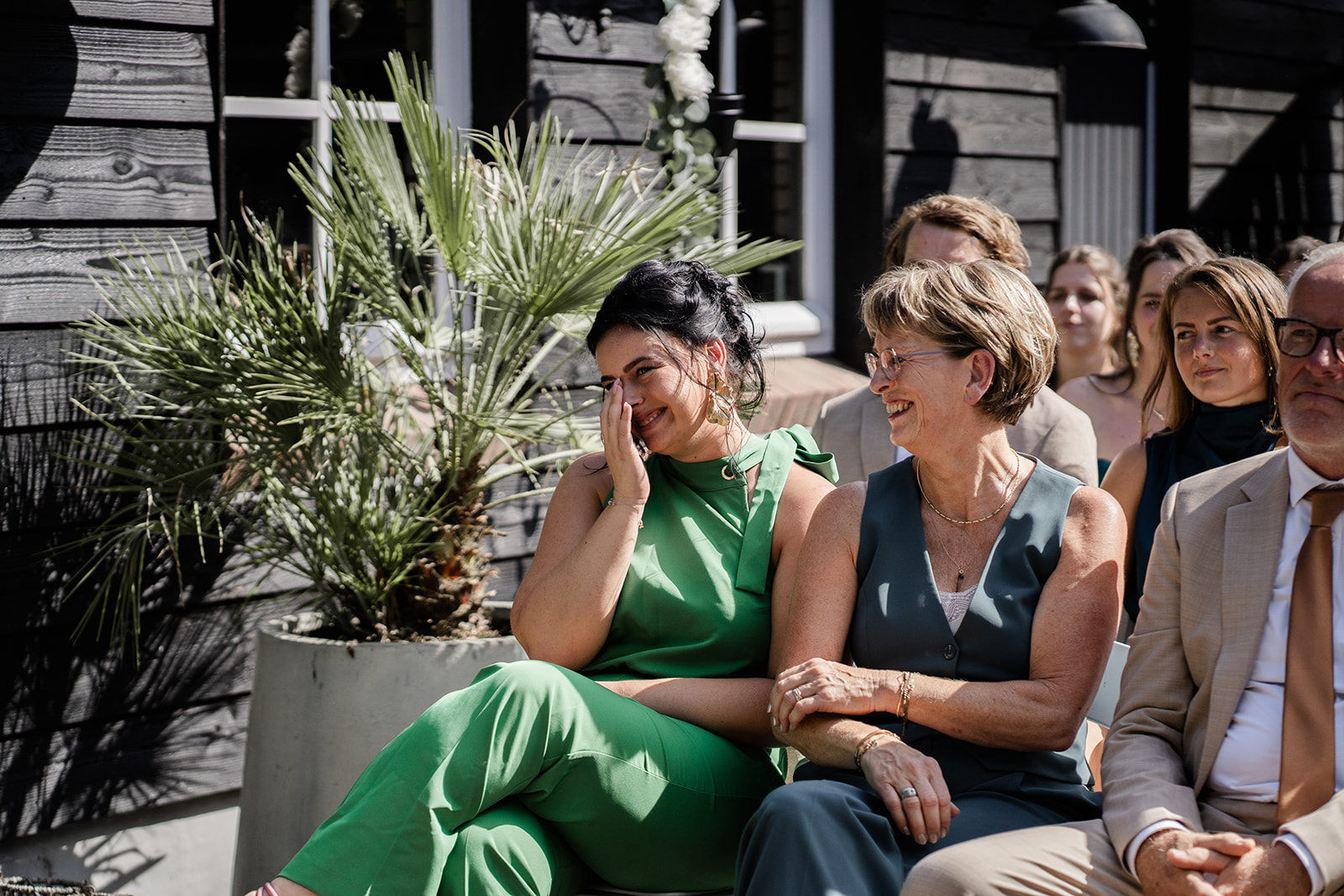 Emotionele zus van de bruid