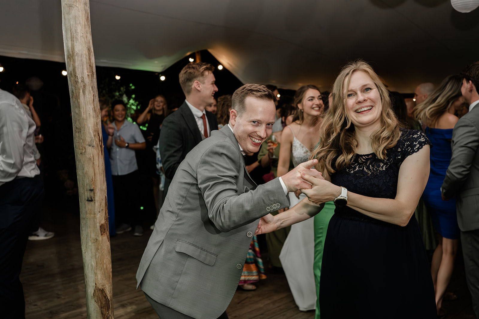 Vrienden dansen